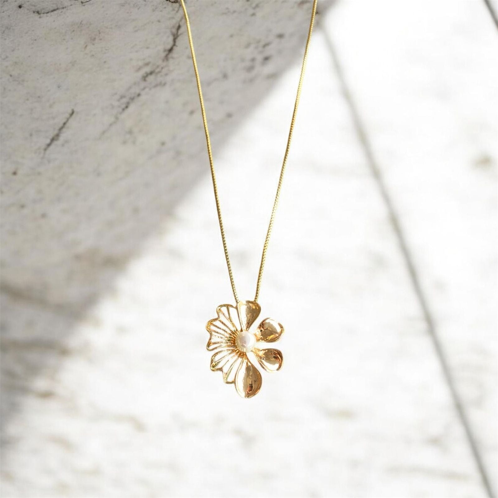 Gold Floral Pendant Necklace & Earrings Set