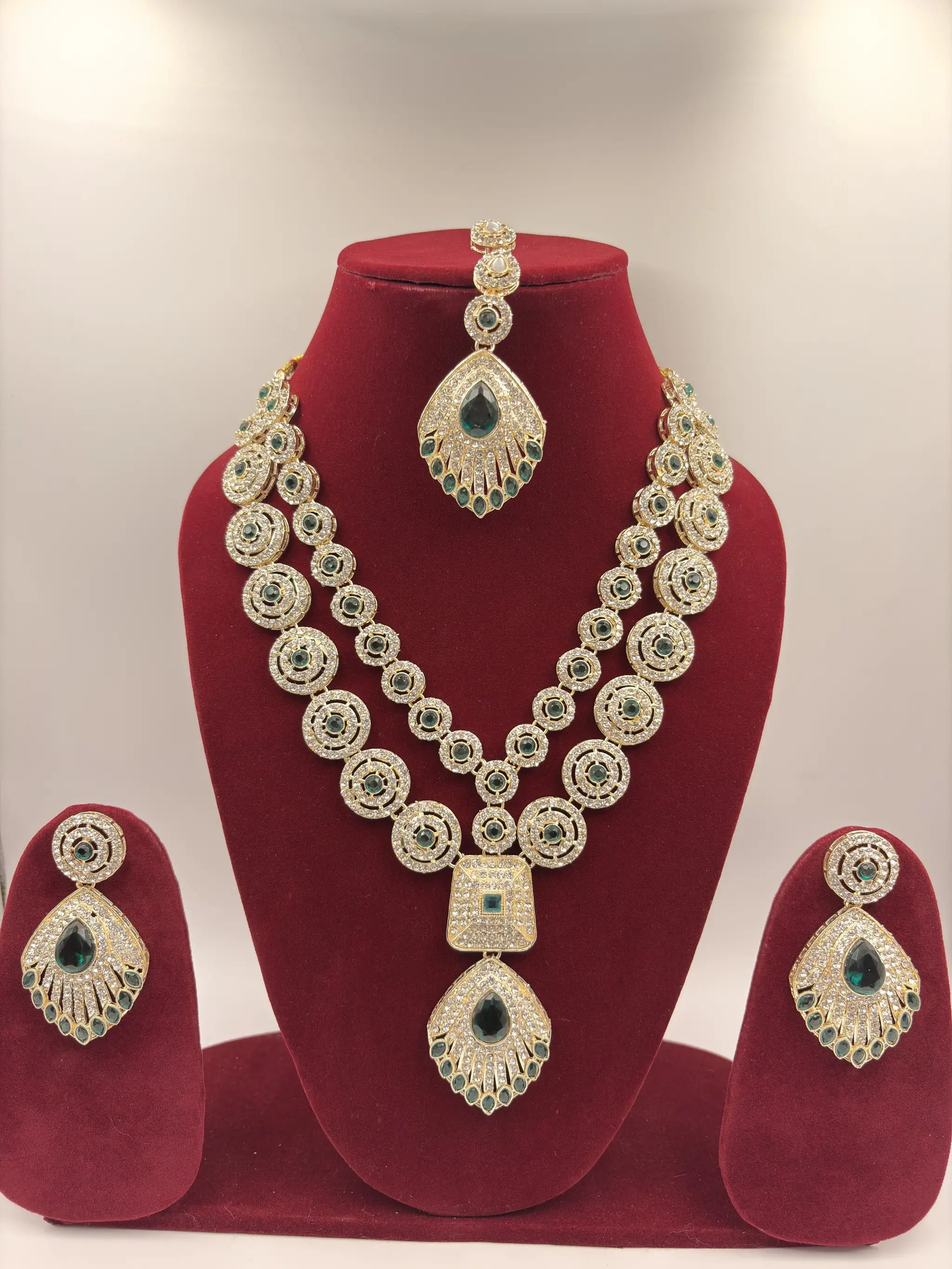 Devayani Panna Bridal Haar Necklace Set - 4 piece