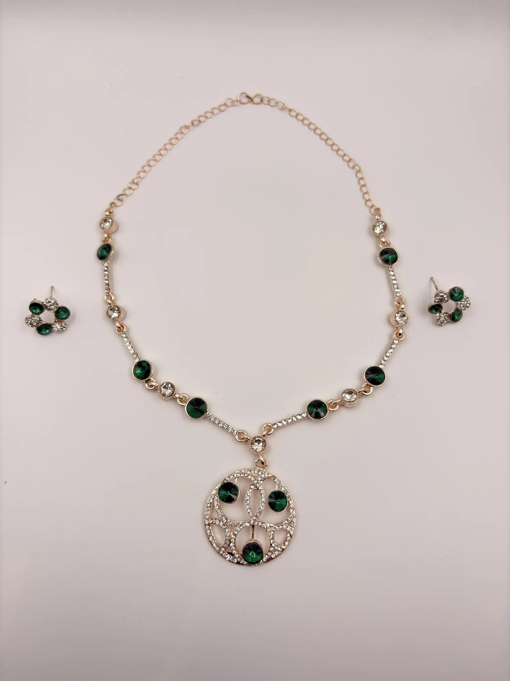 Green Stone Circular Pendant Necklace Set