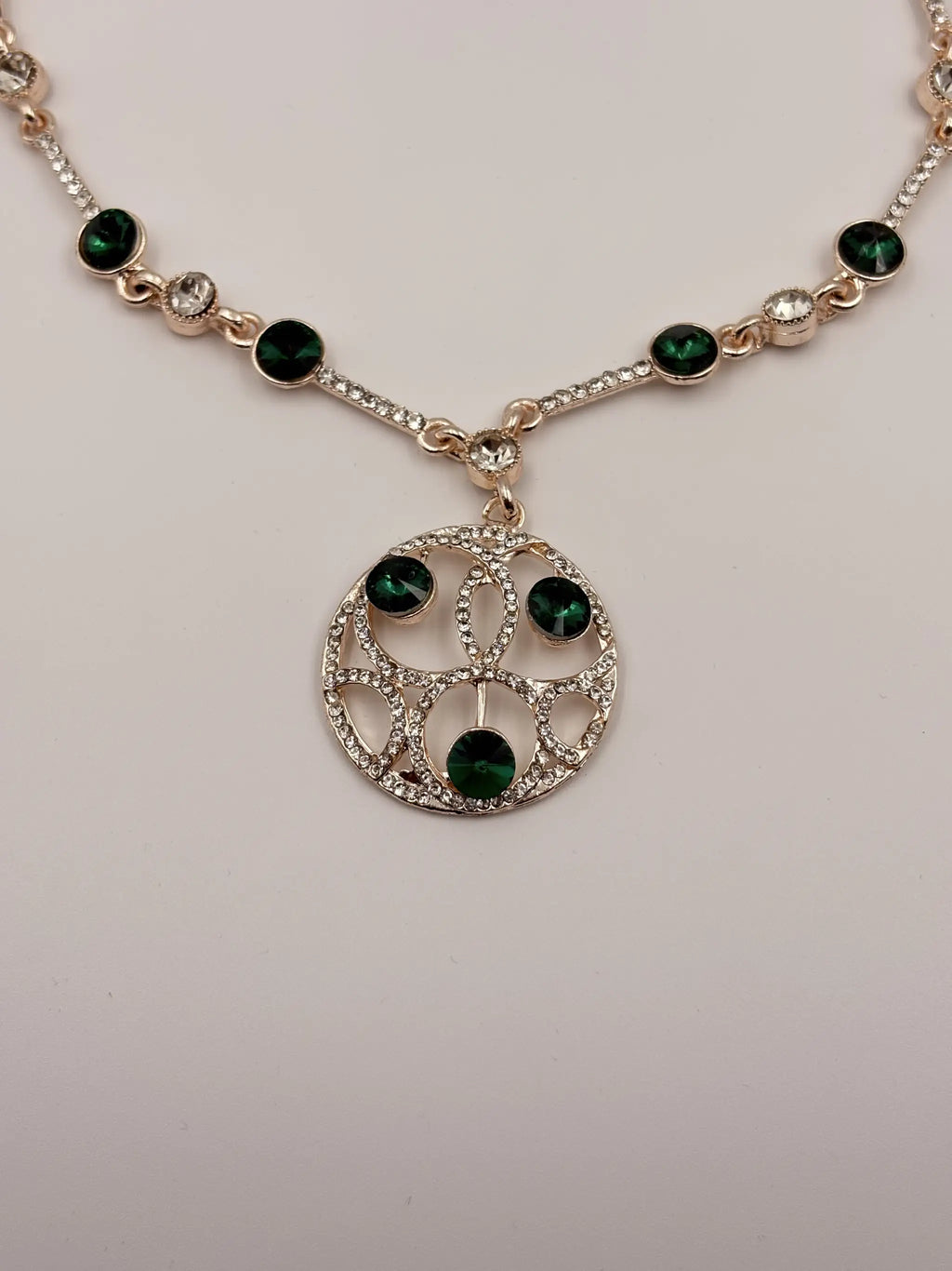 Green Stone Circular Pendant Necklace Set