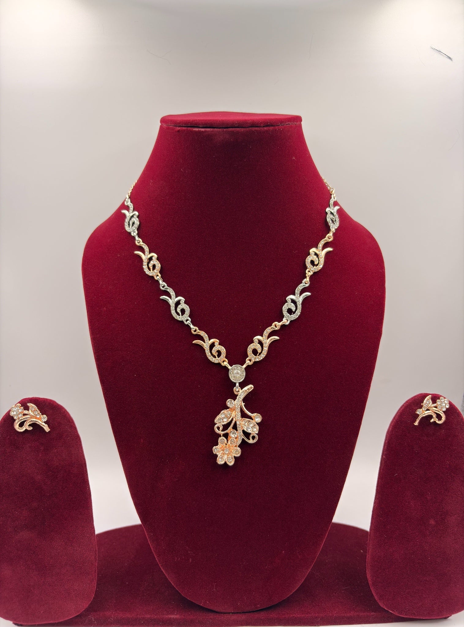 Elegant Gold Tone Leafy Vine Floral Drop Necklace Set for Women