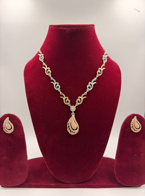 Elegant Gold Teardrop Pendant Fashion Jewellery Necklace Set
