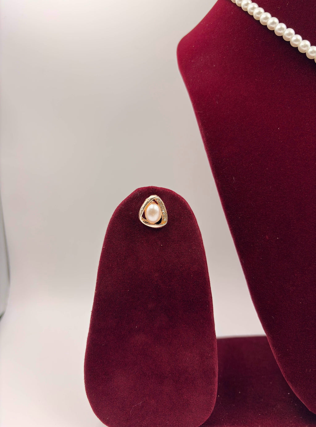 Elegant Pearl Drop Pendant Necklace Set