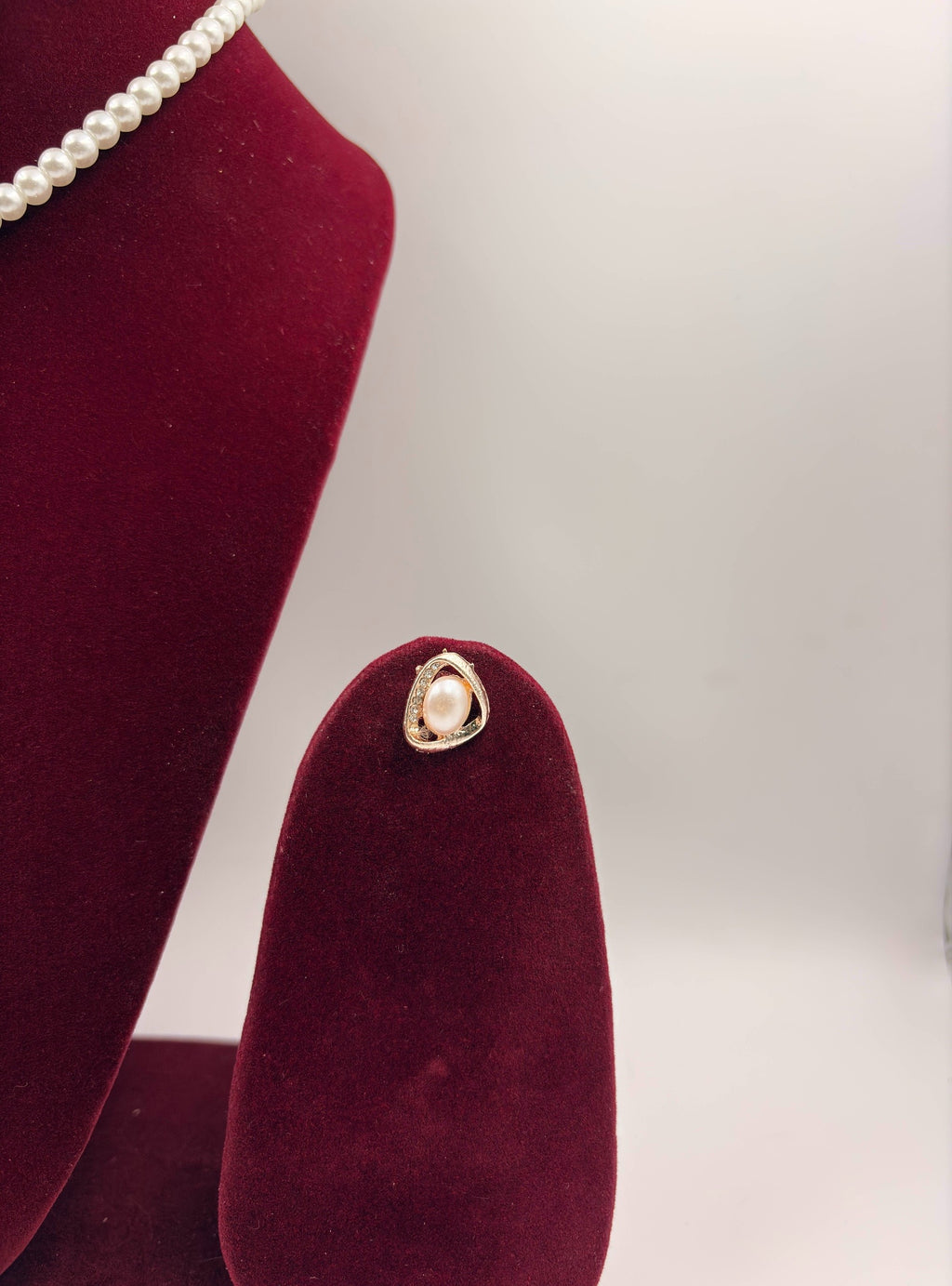 Elegant Pearl Drop Pendant Necklace Set