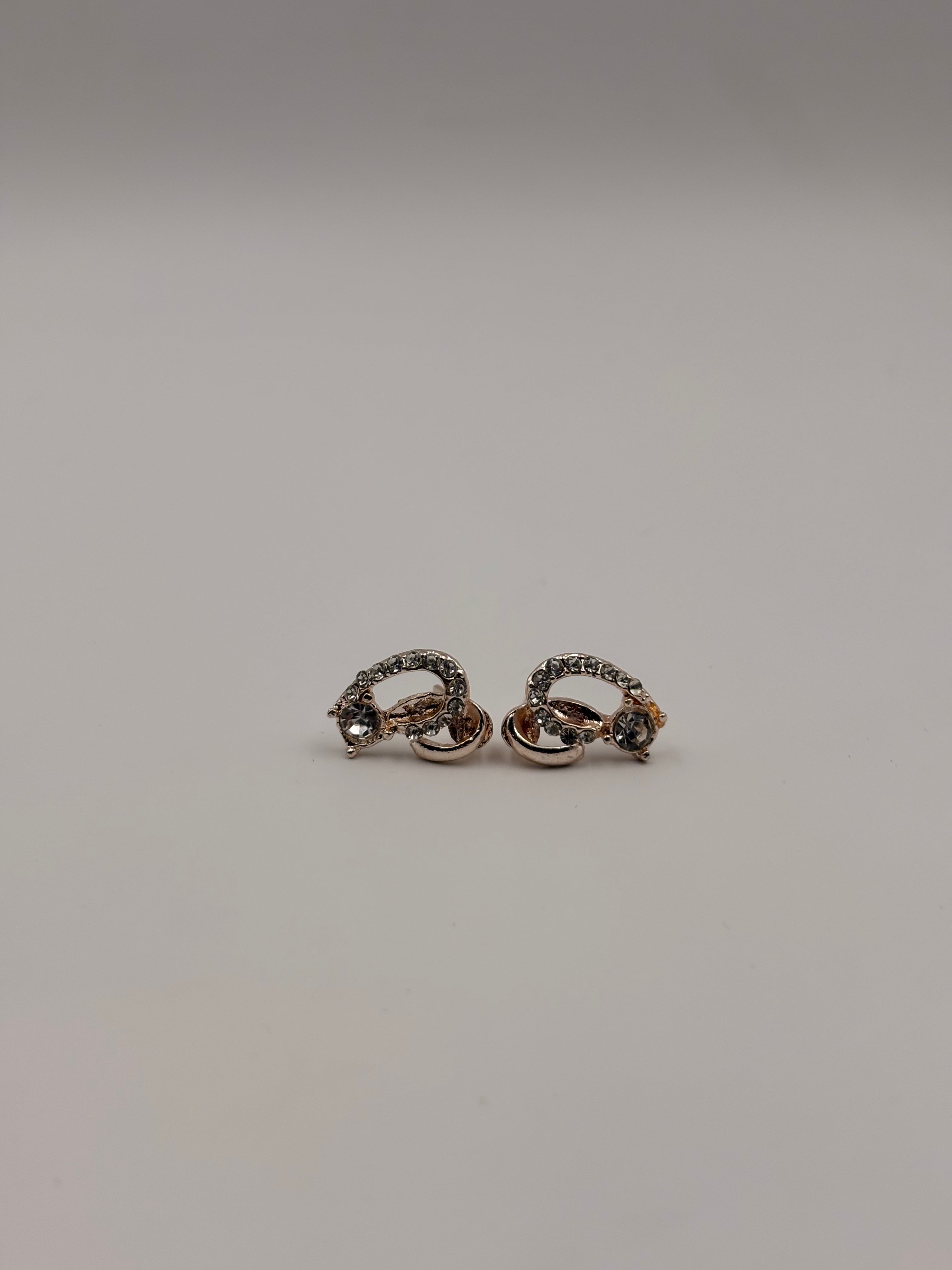 Elegant Pearl Pendant Necklace (Rose Gold Finish)