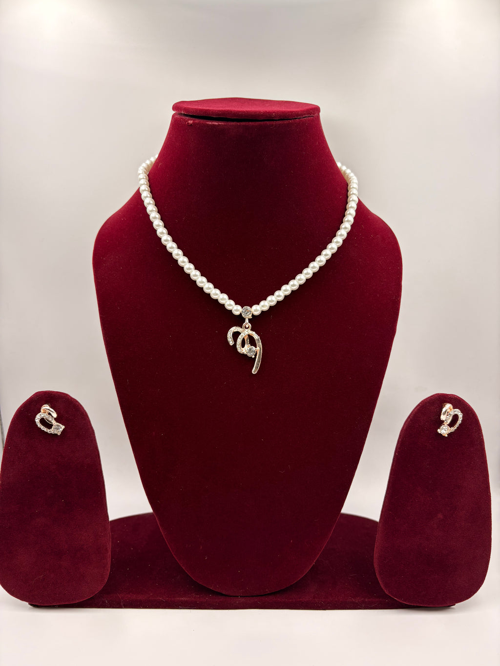 Elegant Pearl Pendant Necklace (Rose Gold Finish)