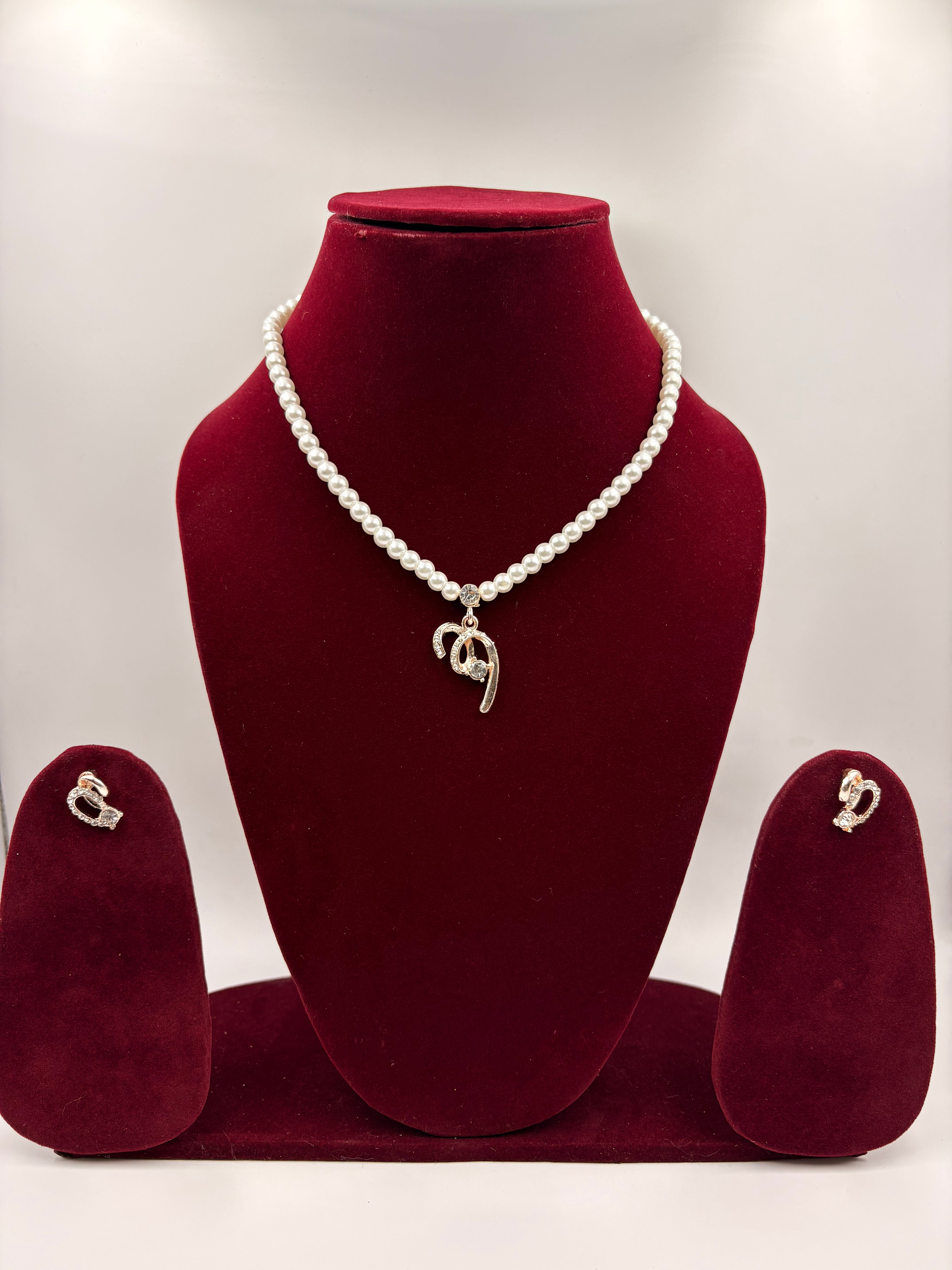 Elegant Pearl Pendant Necklace (Rose Gold Finish)