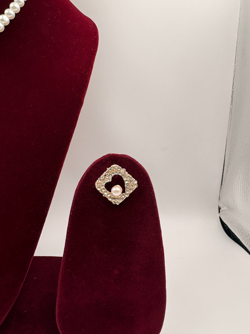 Pearl Geometric Pendant Necklace Set (Gold Finish)