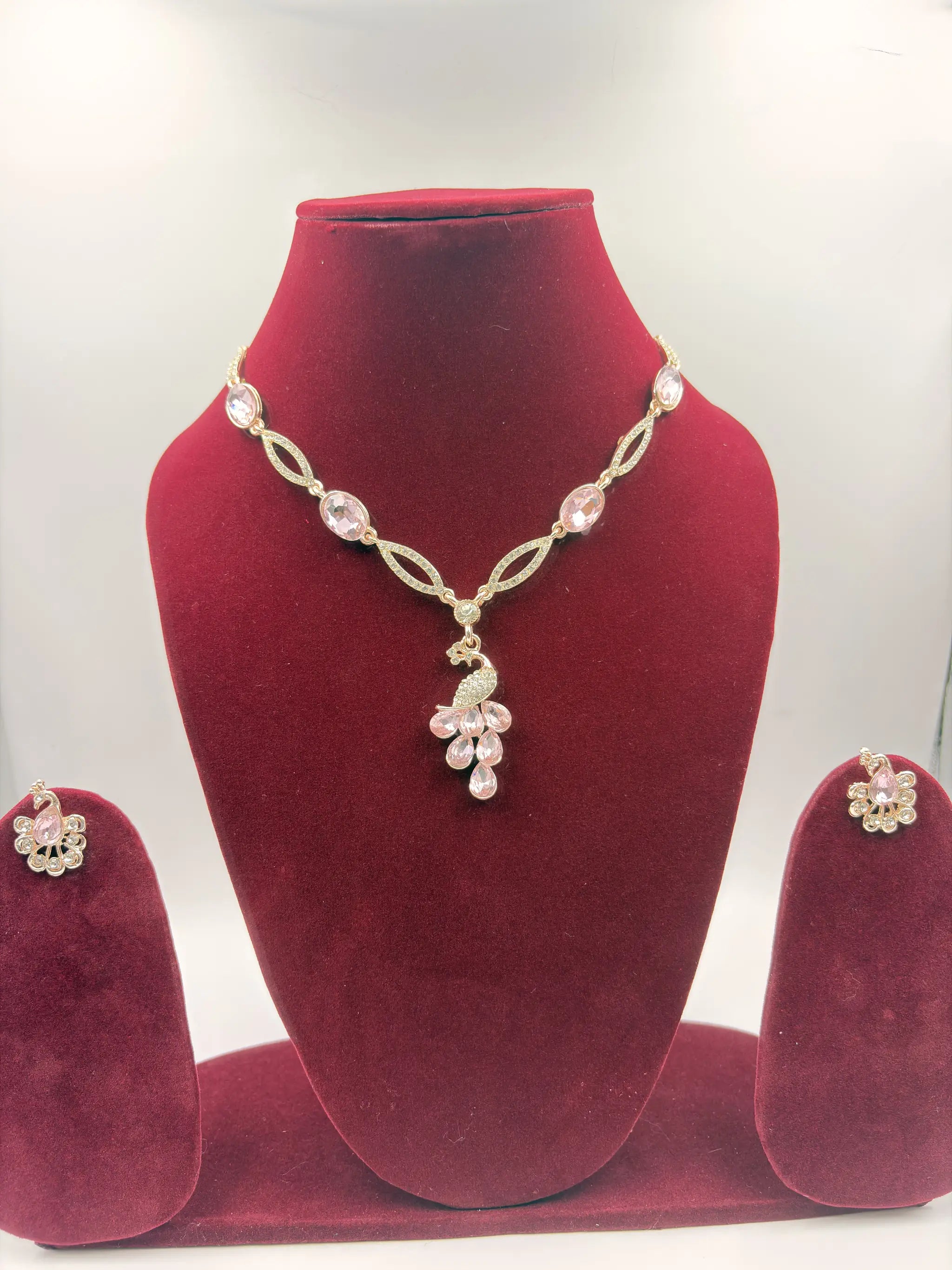 Mrinalini Moti Necklace Set