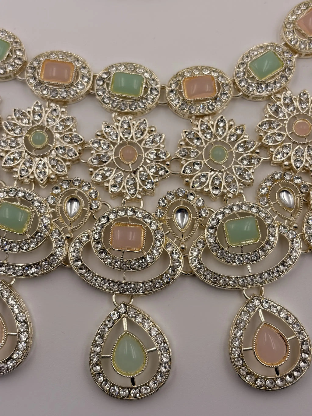 Noor-e-Zar Jhoomar Haar