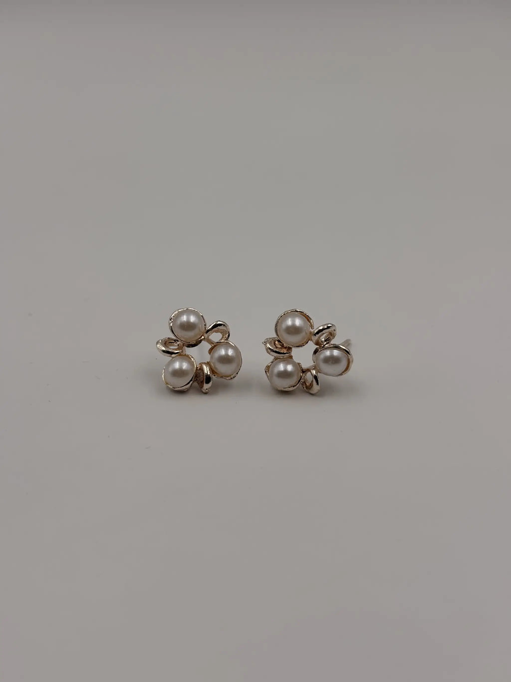 Pearl Necklace with Round Pendant Set Of Three