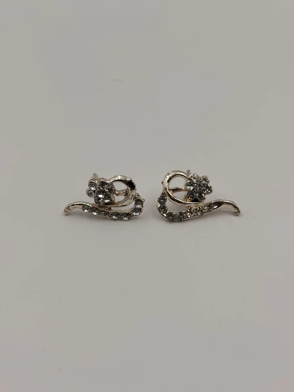 White Pearl Necklace with Curved Gold Pendant and Earrings