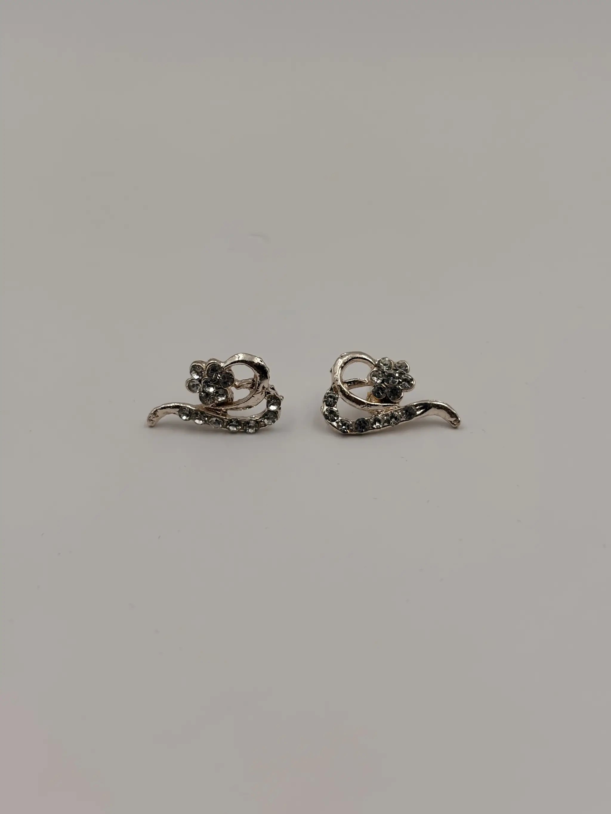 White Pearl Necklace with Curved Gold Pendant and Earrings